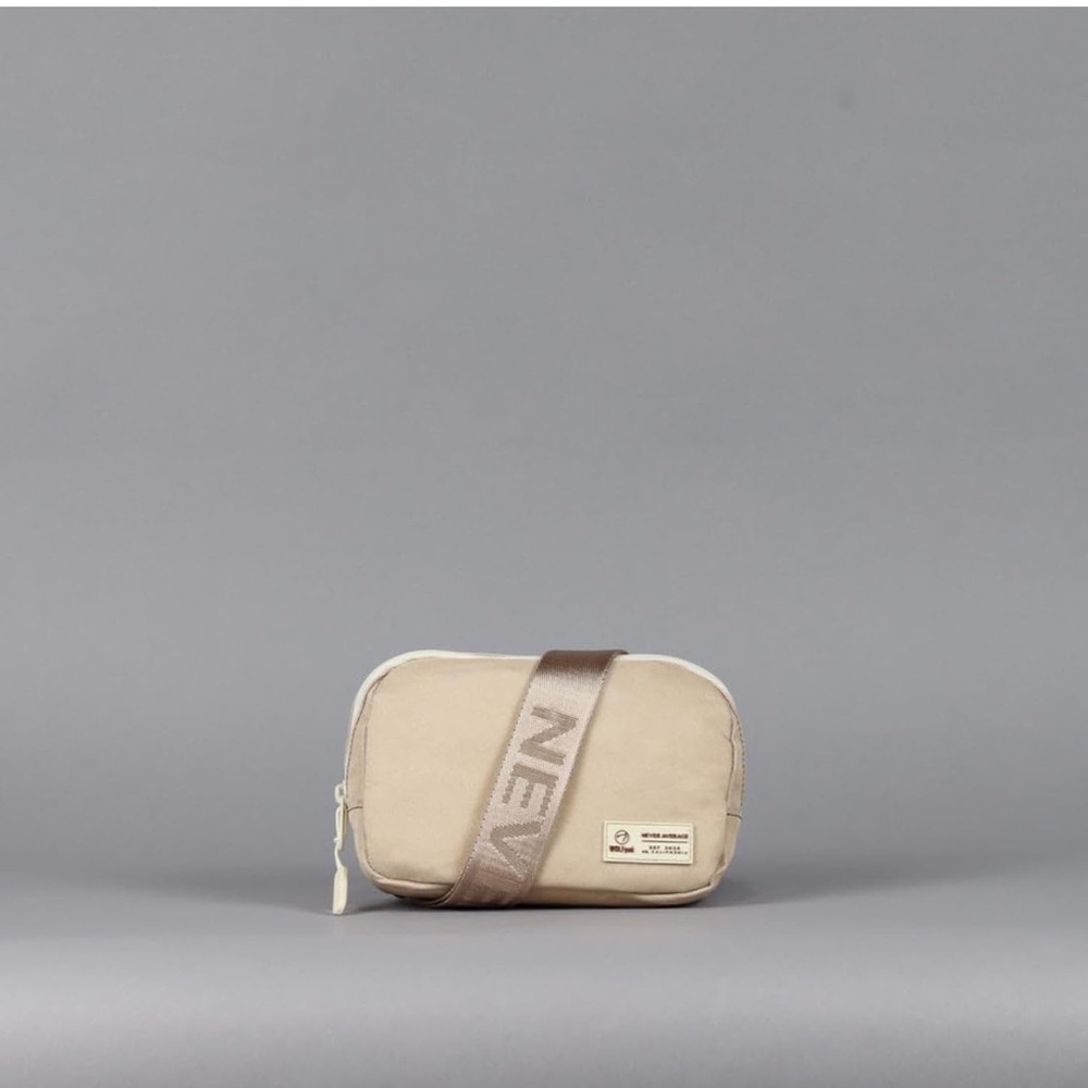 Wolfpak 1.5L Crossbody Pack (Bombshell Latte)